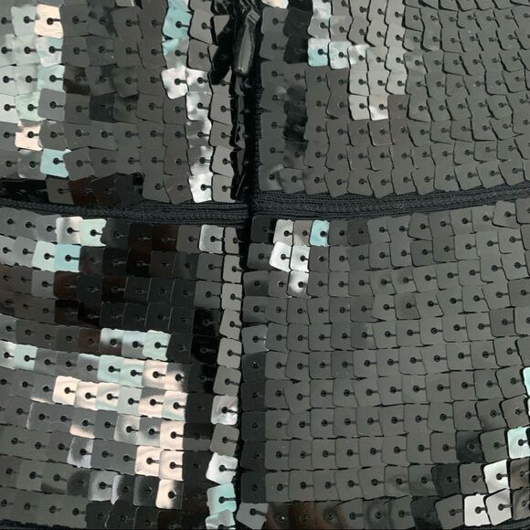 🖤 SEQUINED SQUARES BANDAGE SKIRT - Picture 4 of 4